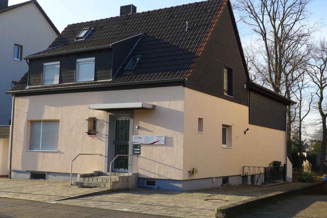 Messe Cgn/Dus Grossraeumige Wohnung In Guter Verkehrslage Leverkusen Bagian luar foto