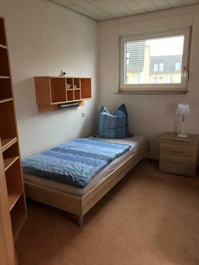 Messe Cgn/Dus Grossraeumige Wohnung In Guter Verkehrslage Leverkusen Bagian luar foto