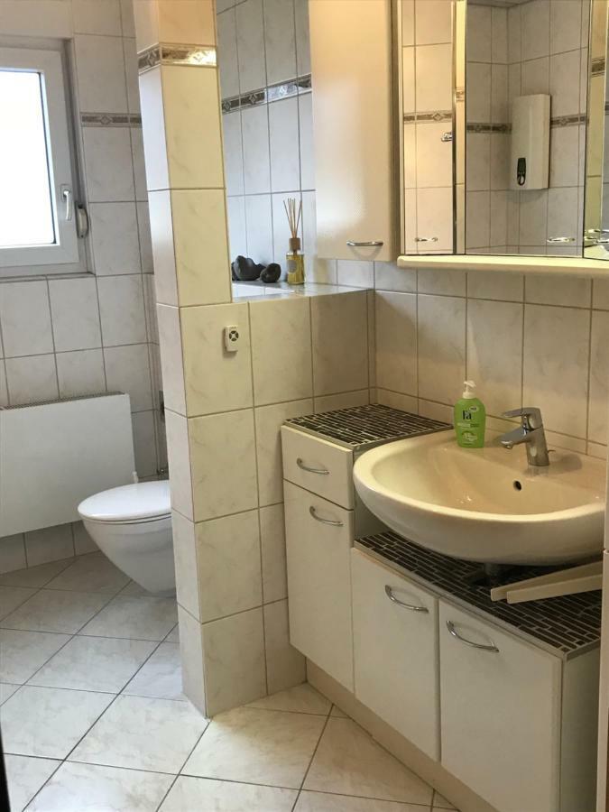 Messe Cgn/Dus Grossraeumige Wohnung In Guter Verkehrslage Leverkusen Bagian luar foto